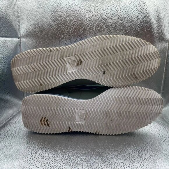 Size 10.5 Nike Air Cortez Mens Clay Green Athletic Sneakers 819720-300 RARE - Picture 9 of 10